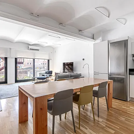 Super 3br Apartment, Spacious And Bright
