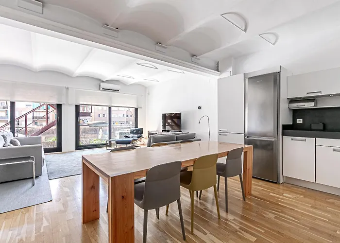Super 3br Apartment, Spacious And Bright